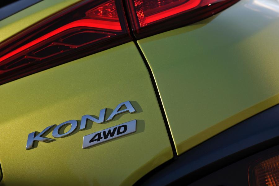 Логотип Hyundai Kona AWD 2017 года  (WW) (фото 31 из 56)